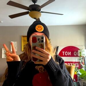 Smiley face patch black ribbed beanie - like new